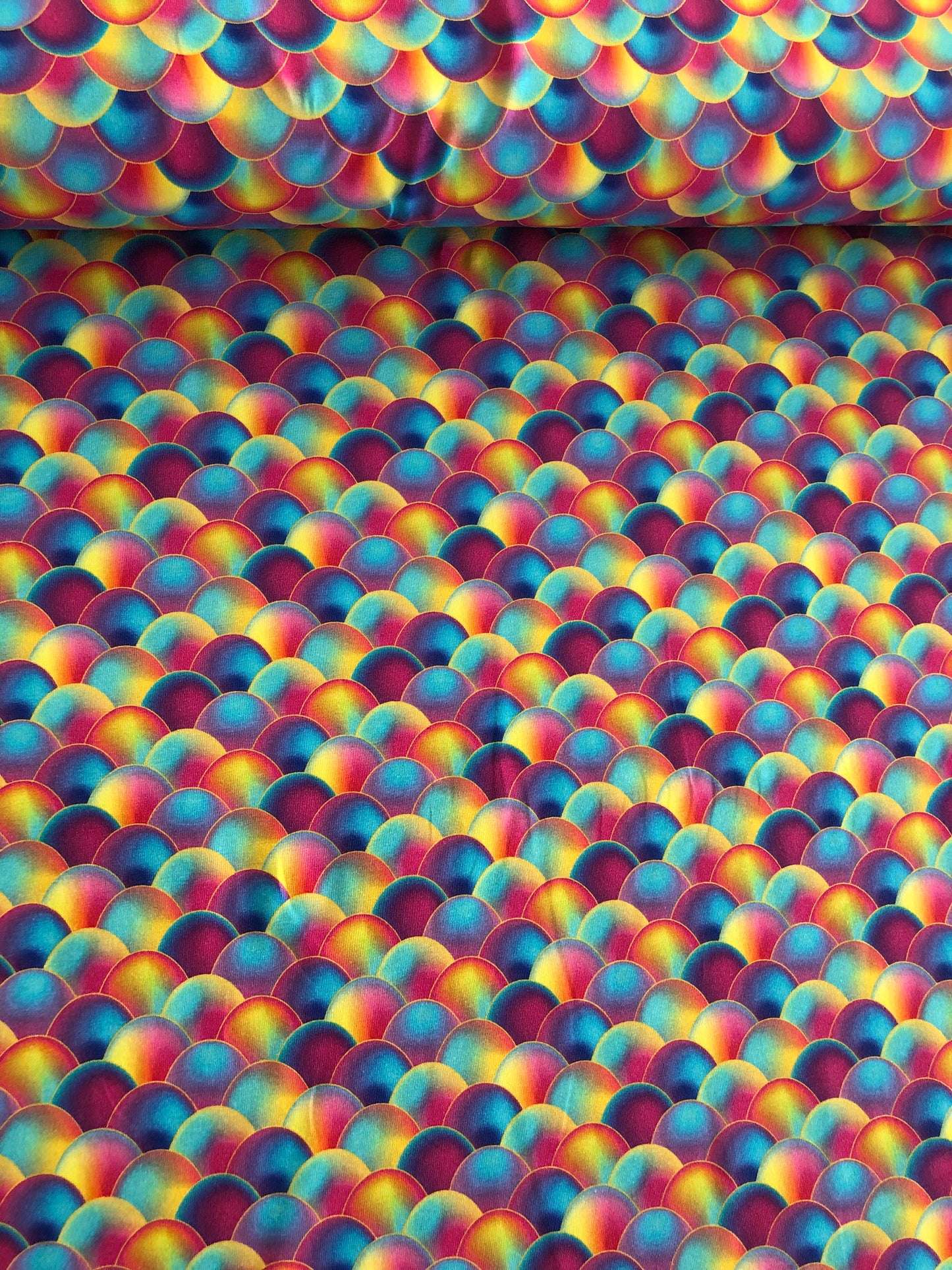 LR 50% JERSEY - FÄRGGLADA BUBBLOR