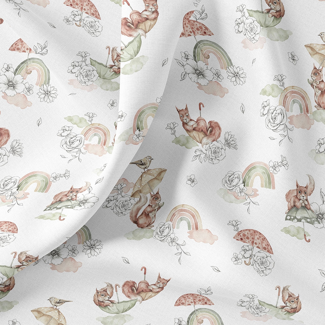 SISTA BITEN 40%! SATINVÄVD BOMULL - RAINBOW SQUIRREL 128CM