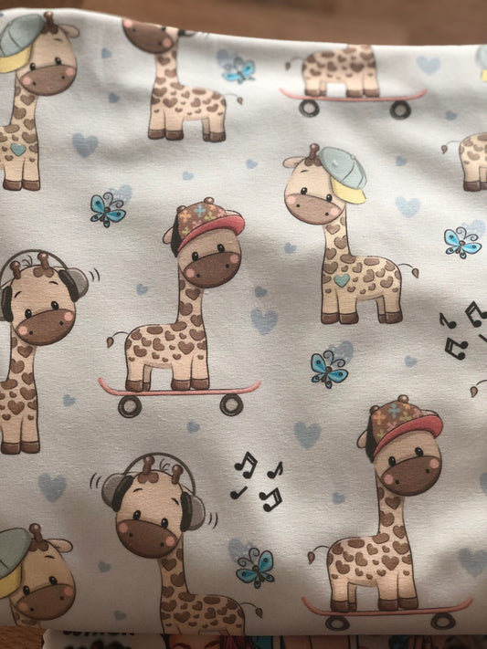 SISTA BITEN CA 215CM ÖGLAD COLLEGE - GIRAFFE ON SKATEBOARD